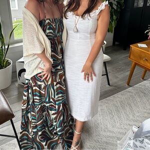 The off the shoulder Petal & Pup Florez Dress Size 8 (fit 6-8)